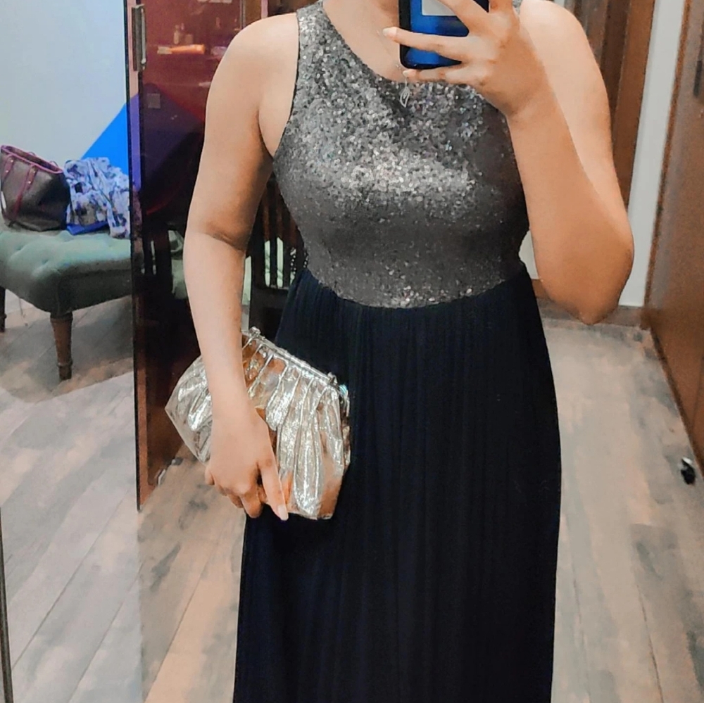 Black long gown - Picture 3 of 6